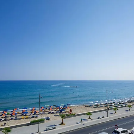 公寓 Seperi Sea & Sun 罗希姆诺